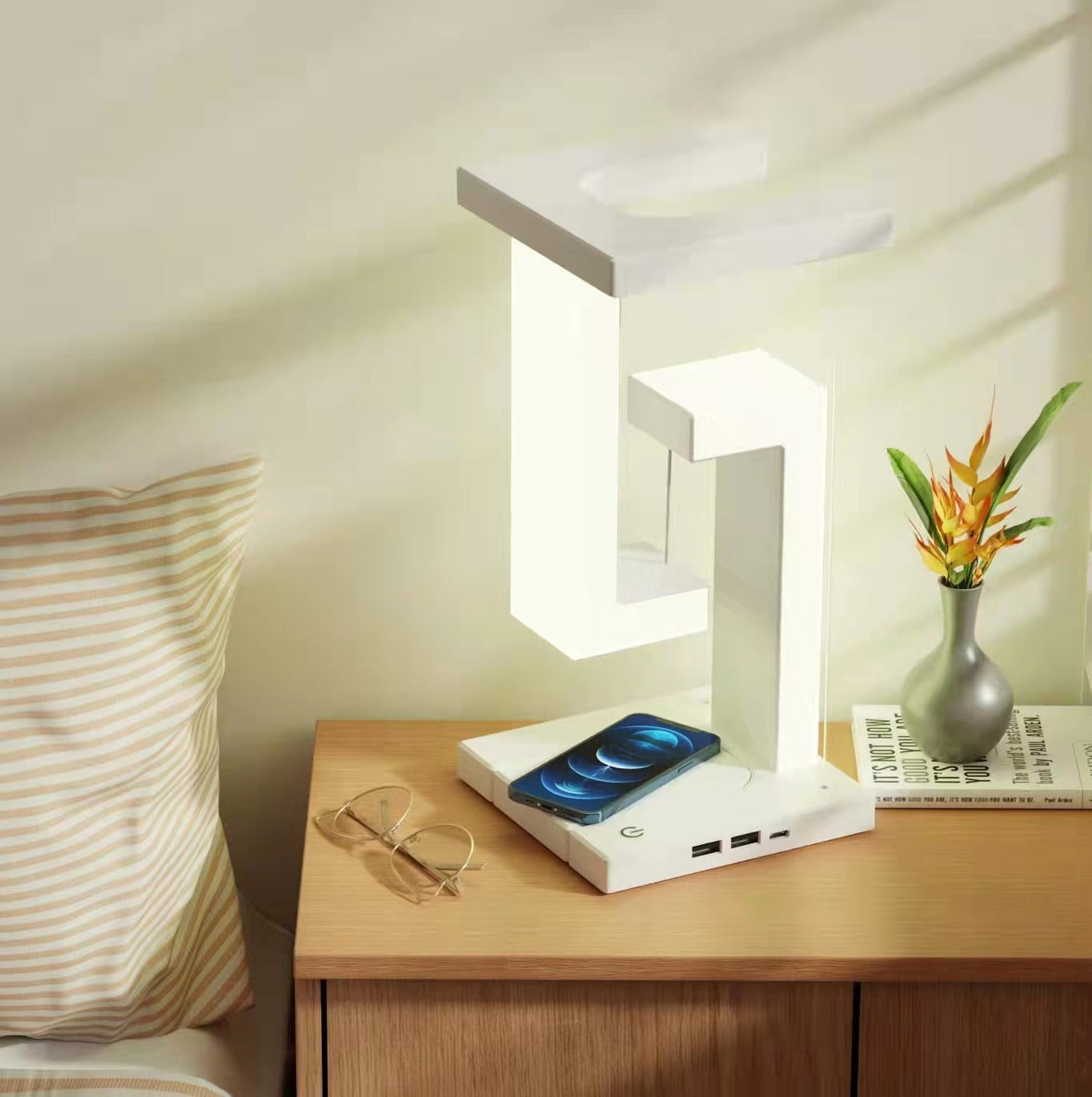 Floating wireless charging Lamp